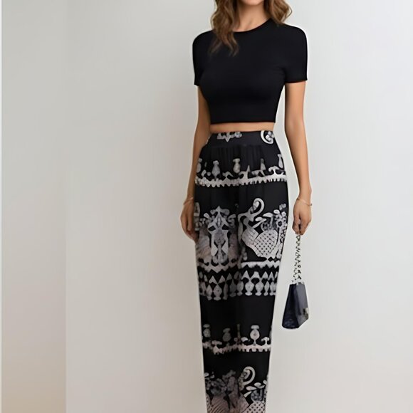 Black Crop Tee & Graphic Print Wide Leg Pants - Picture 4 of 8